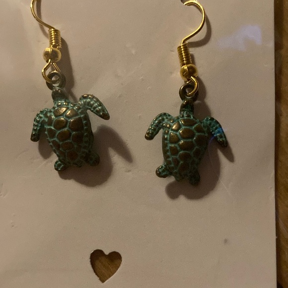 “ Green Sea Turtle” earrings. - Picture 3 of 3
